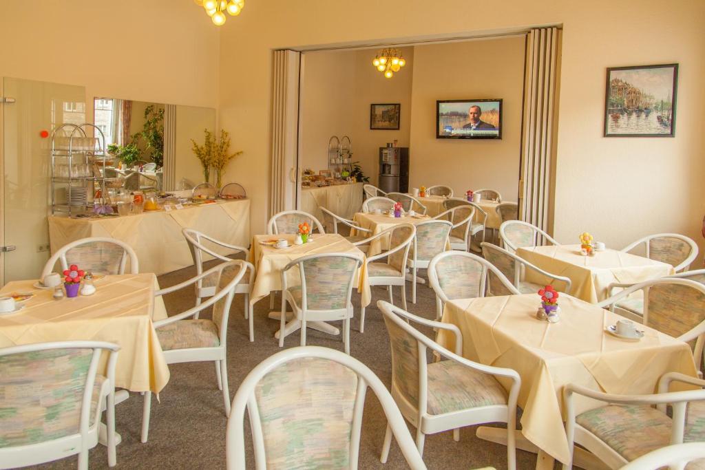 Hotel Moerser Hof ภายนอก รูปภาพ