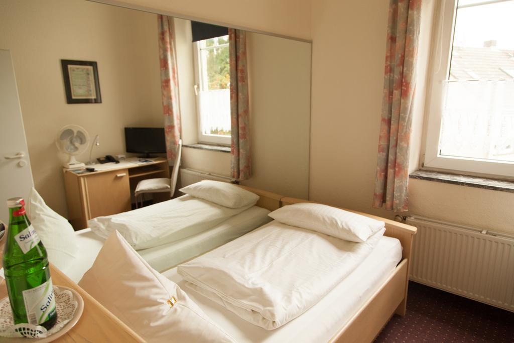 Hotel Moerser Hof ภายนอก รูปภาพ