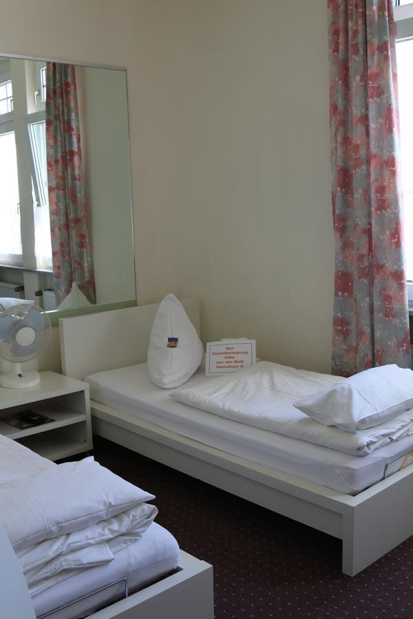 Hotel Moerser Hof ภายนอก รูปภาพ
