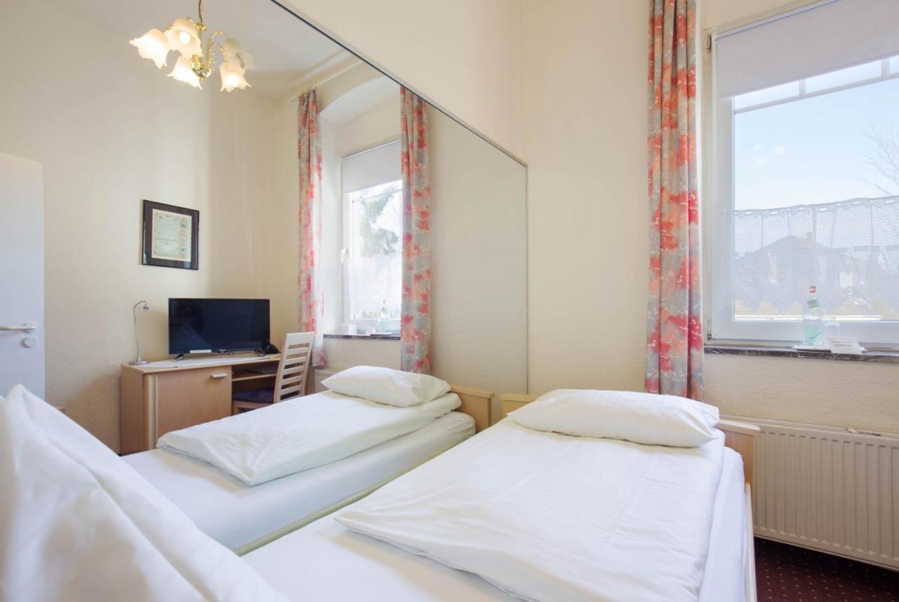 Hotel Moerser Hof ภายนอก รูปภาพ